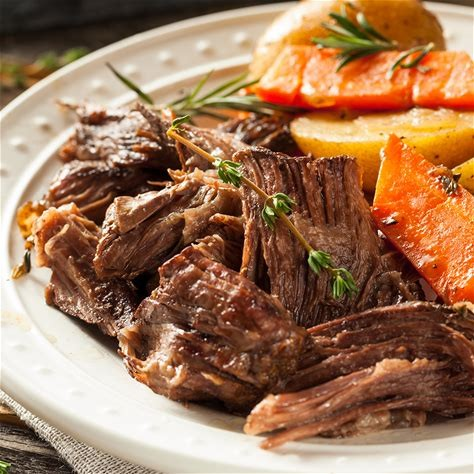 CARNE MECHADA + GUARNICIÒN + CREMA DE VERDURAS