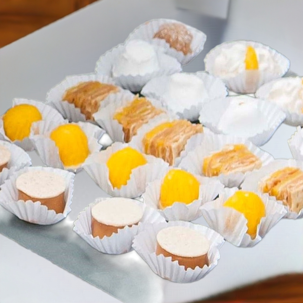 Mini pastelería tradicional con huevo mol